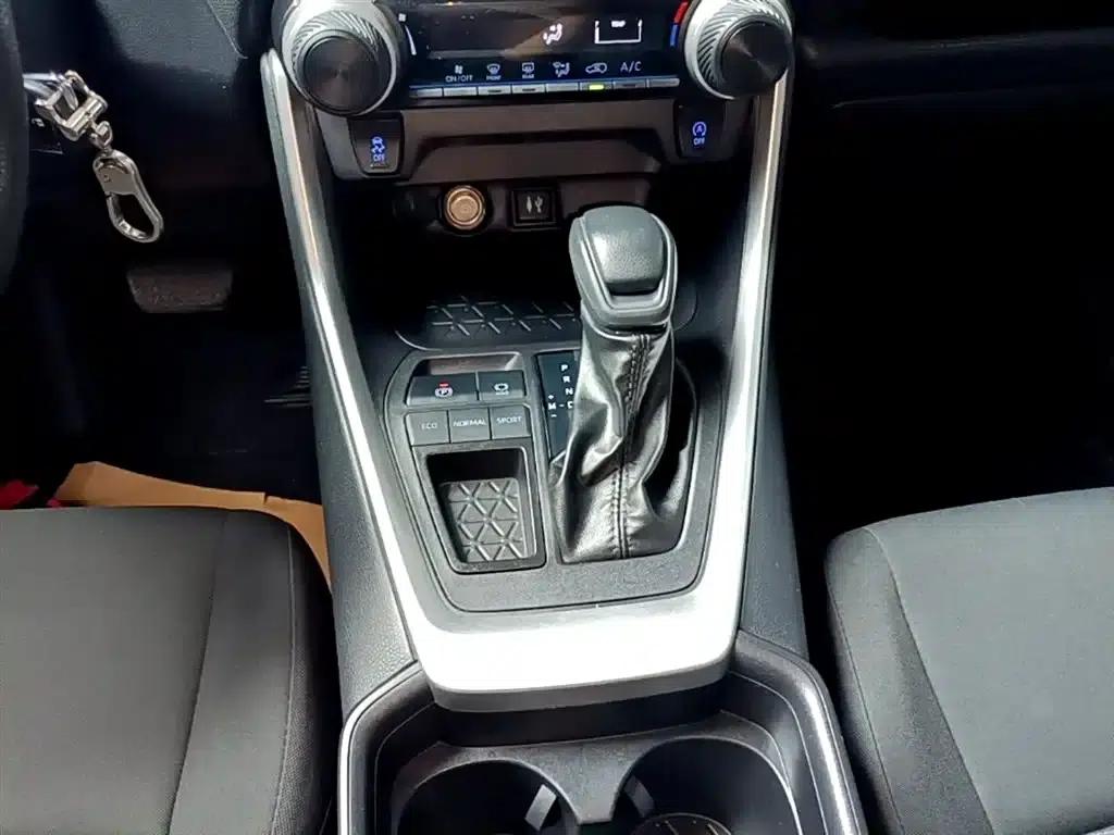 2022 Toyota RAV4 (Facelift) 2.0L CVT 2WD Leading Edition — миниатюра 14