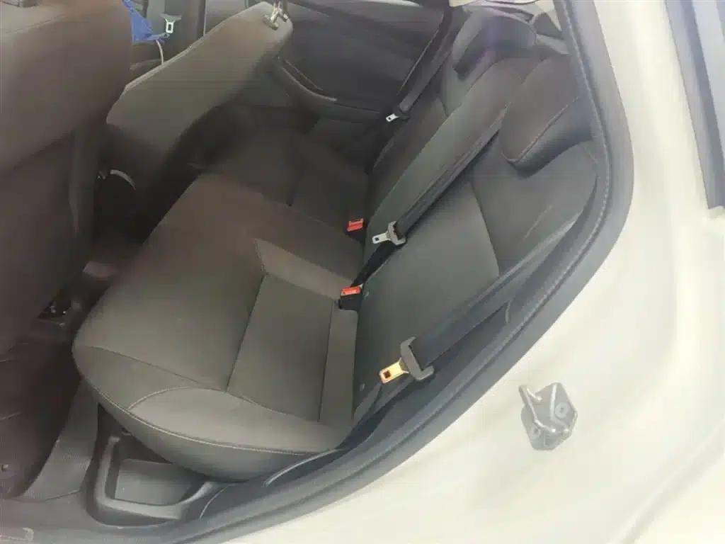 Ford Focus 2018 Hatchback Classic 1.6L Automatic Comfort Smart Edition — миниатюра 17