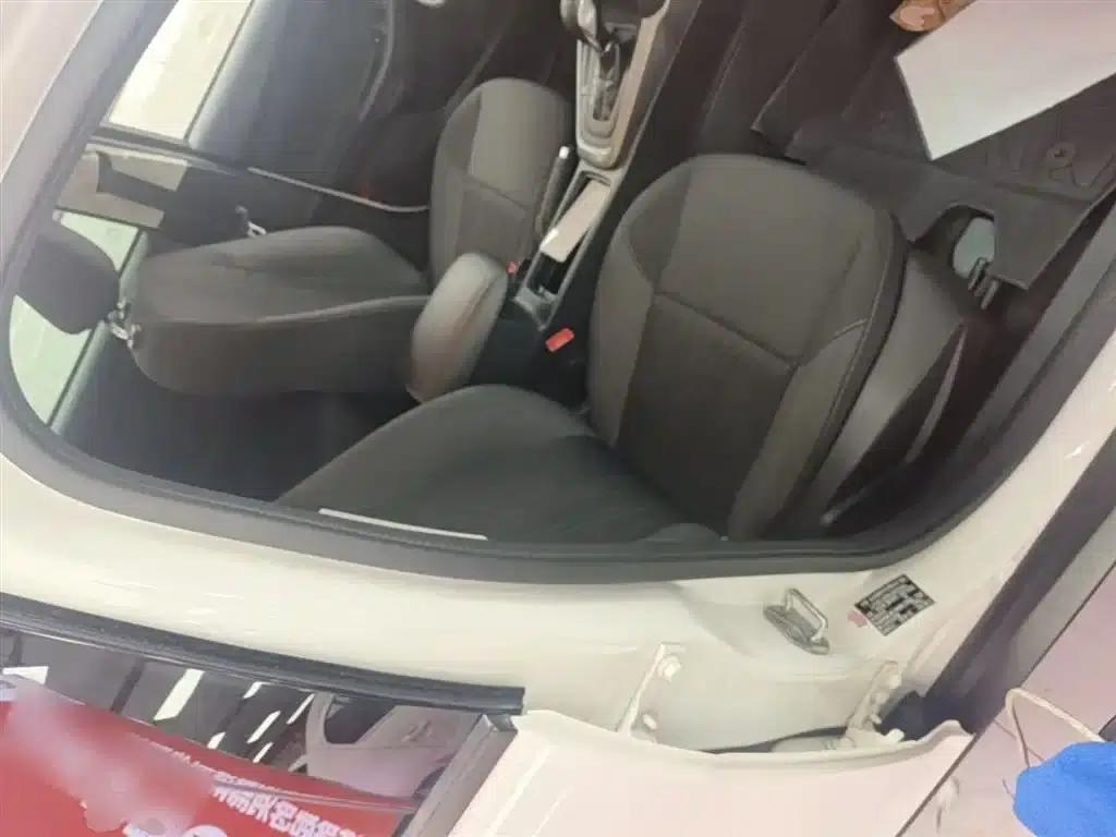 Ford Focus 2018 Hatchback Classic 1.6L Automatic Comfort Smart Edition — миниатюра 25