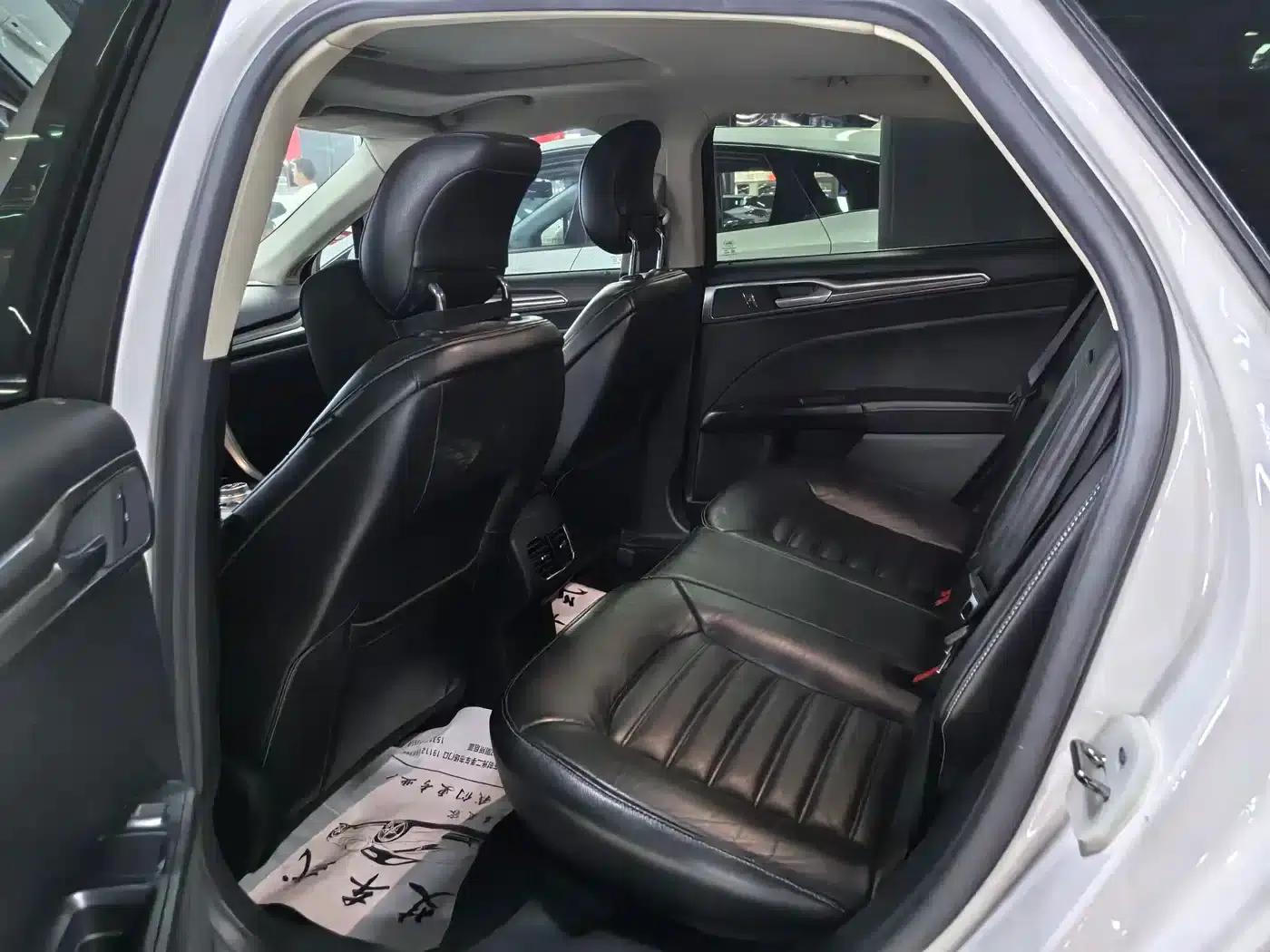 2017 Ford Mondeo EcoBoost 180 Fashion Edition — миниатюра 9