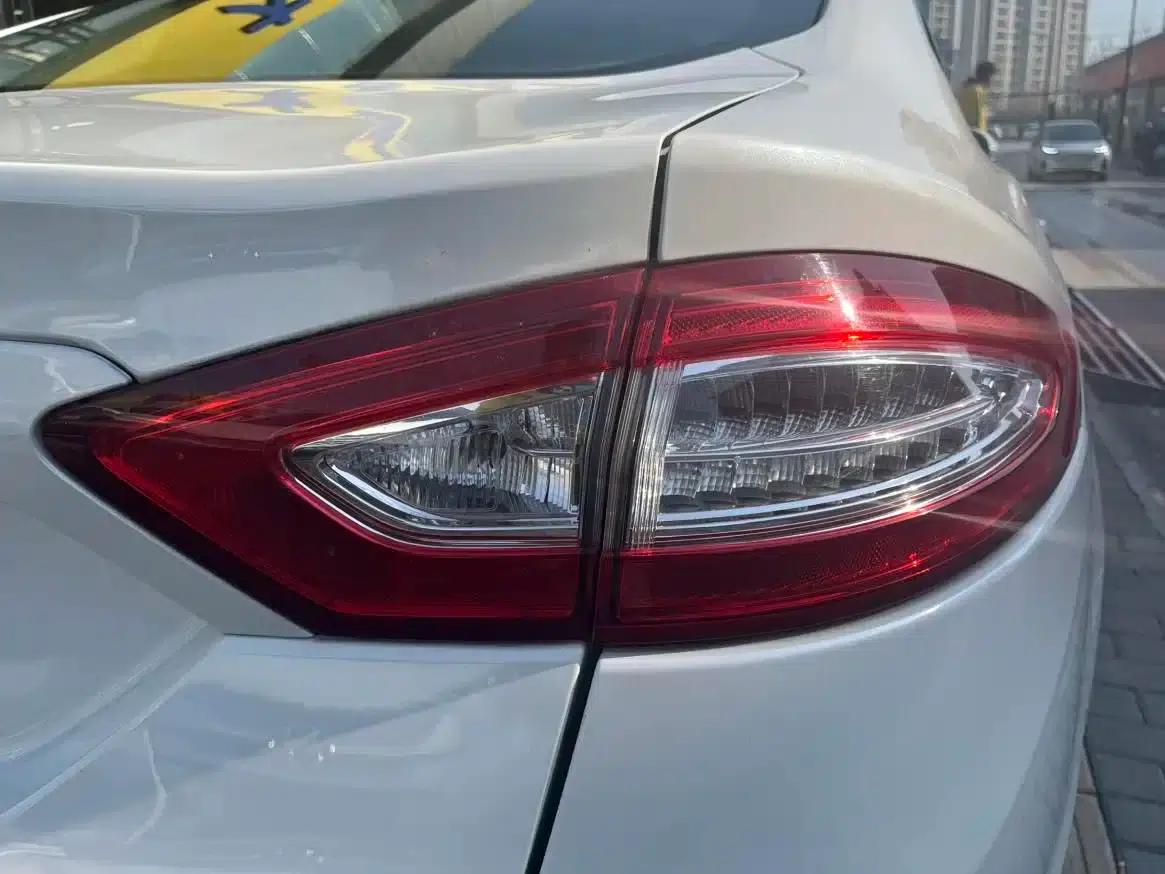 2013 Ford Mondeo 1.5L GTDi180 Fashion Edition — миниатюра 5