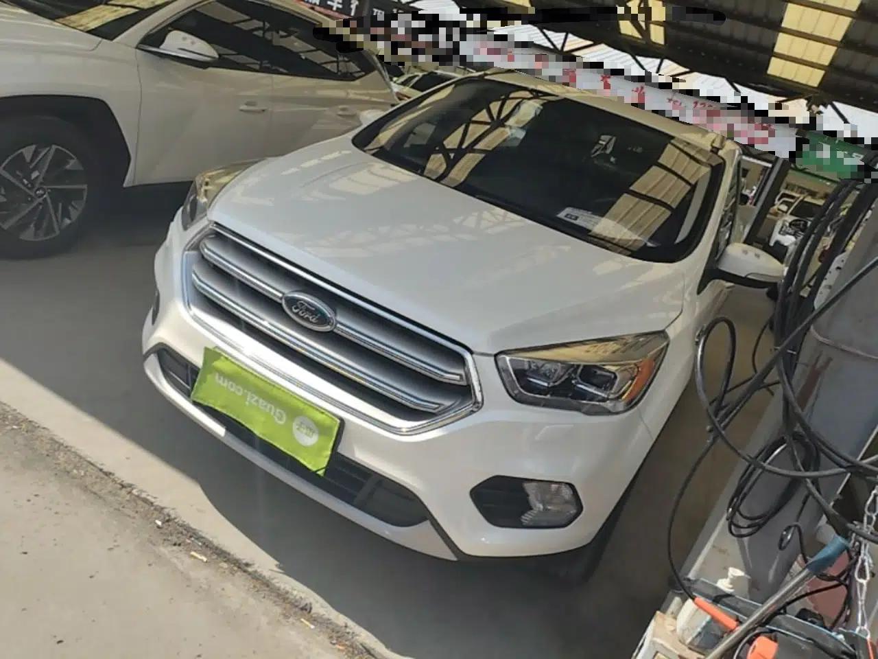 Ford Kuga 2018 EcoBoost 180 Two-Wheel-Drive Luxury Wing Edition — миниатюра 1