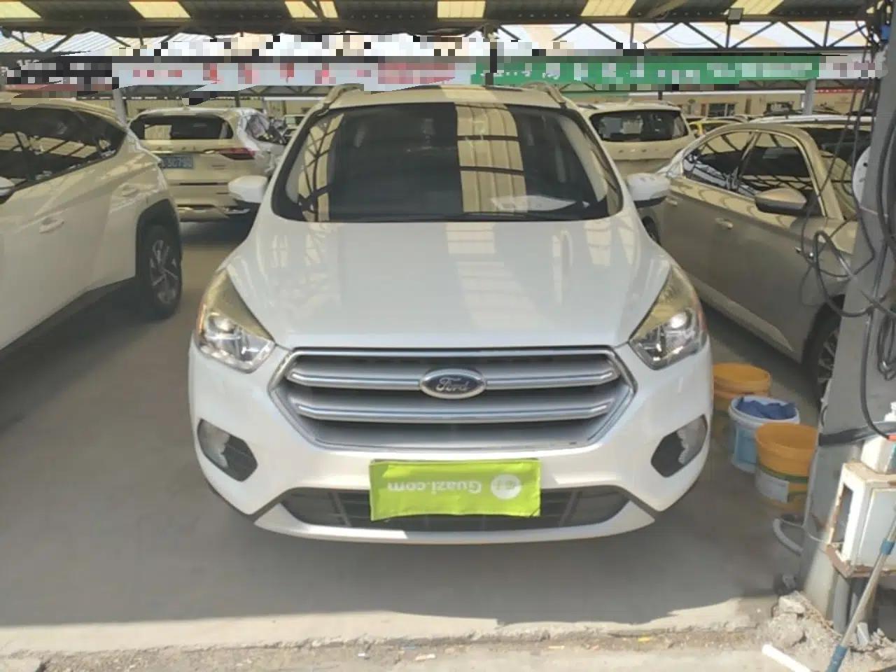 Ford Kuga 2018 EcoBoost 180 Two-Wheel-Drive Luxury Wing Edition — миниатюра 2
