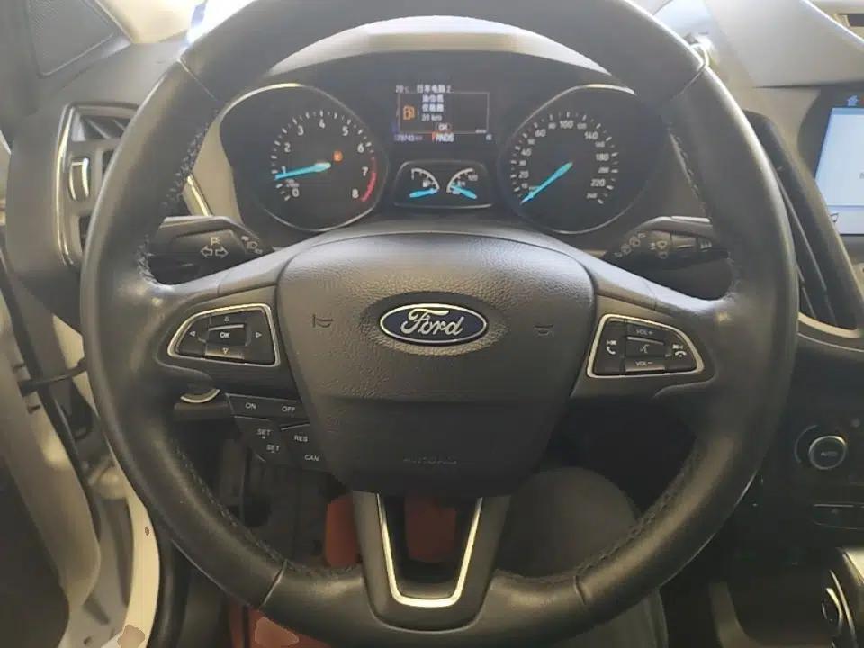 Ford Kuga 2018 EcoBoost 180 Two-Wheel-Drive Luxury Wing Edition — миниатюра 14