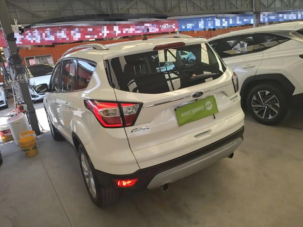 Ford Kuga 2018 EcoBoost 180 Two-Wheel-Drive Luxury Wing Edition — миниатюра 4