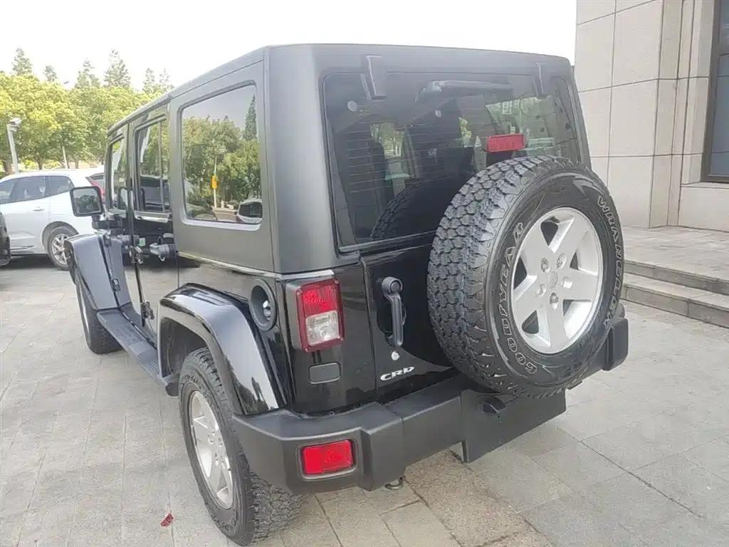 2015 Jeep Wrangler 2.8TD Sahara Four-Door Comfort Edition — миниатюра 5