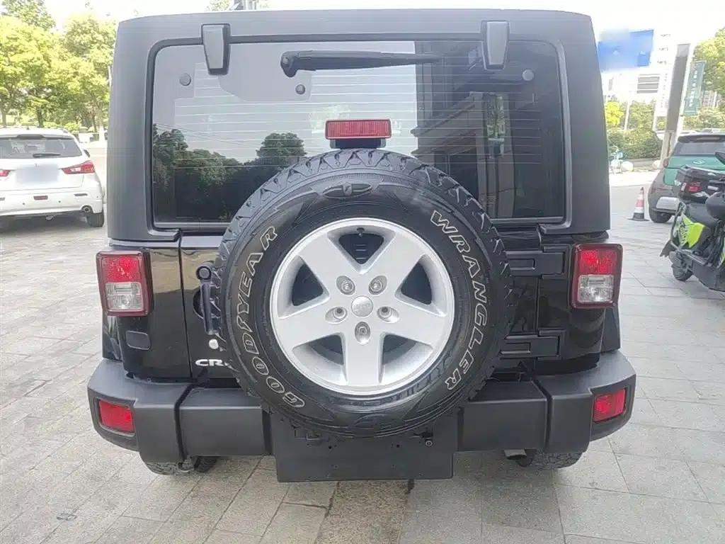 2015 Jeep Wrangler 2.8TD Sahara Four-Door Comfort Edition — миниатюра 6