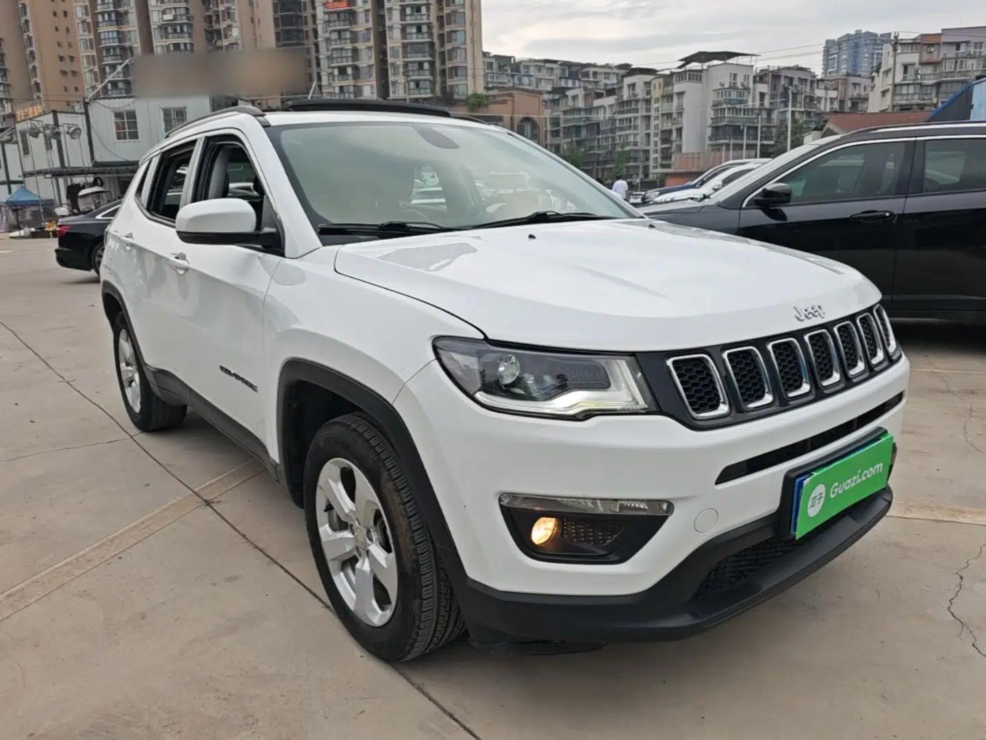 Jeep Compass 2019 220T Automatic Family Edition — миниатюра 3