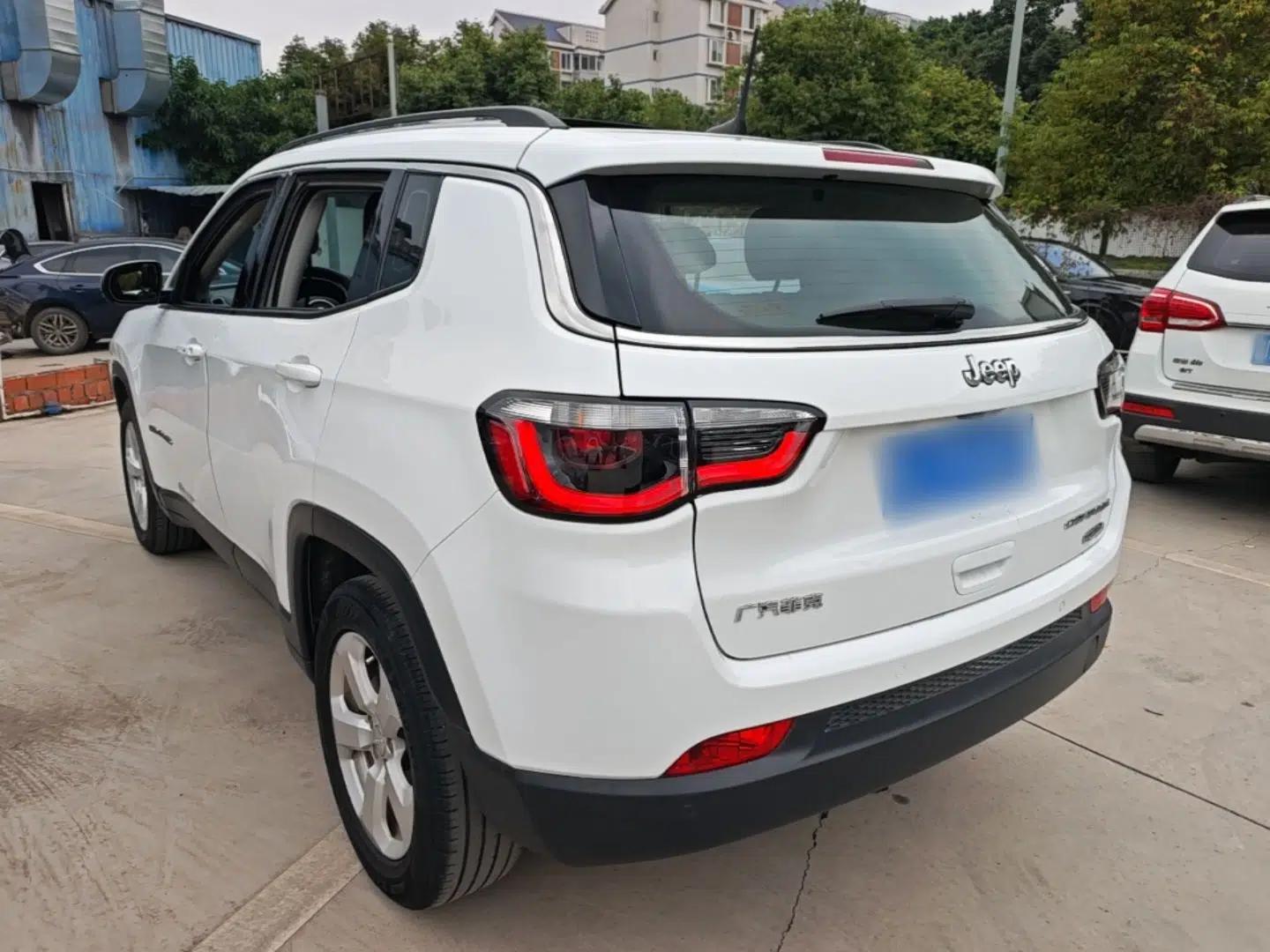 Jeep Compass 2019 220T Automatic Family Edition — миниатюра 4