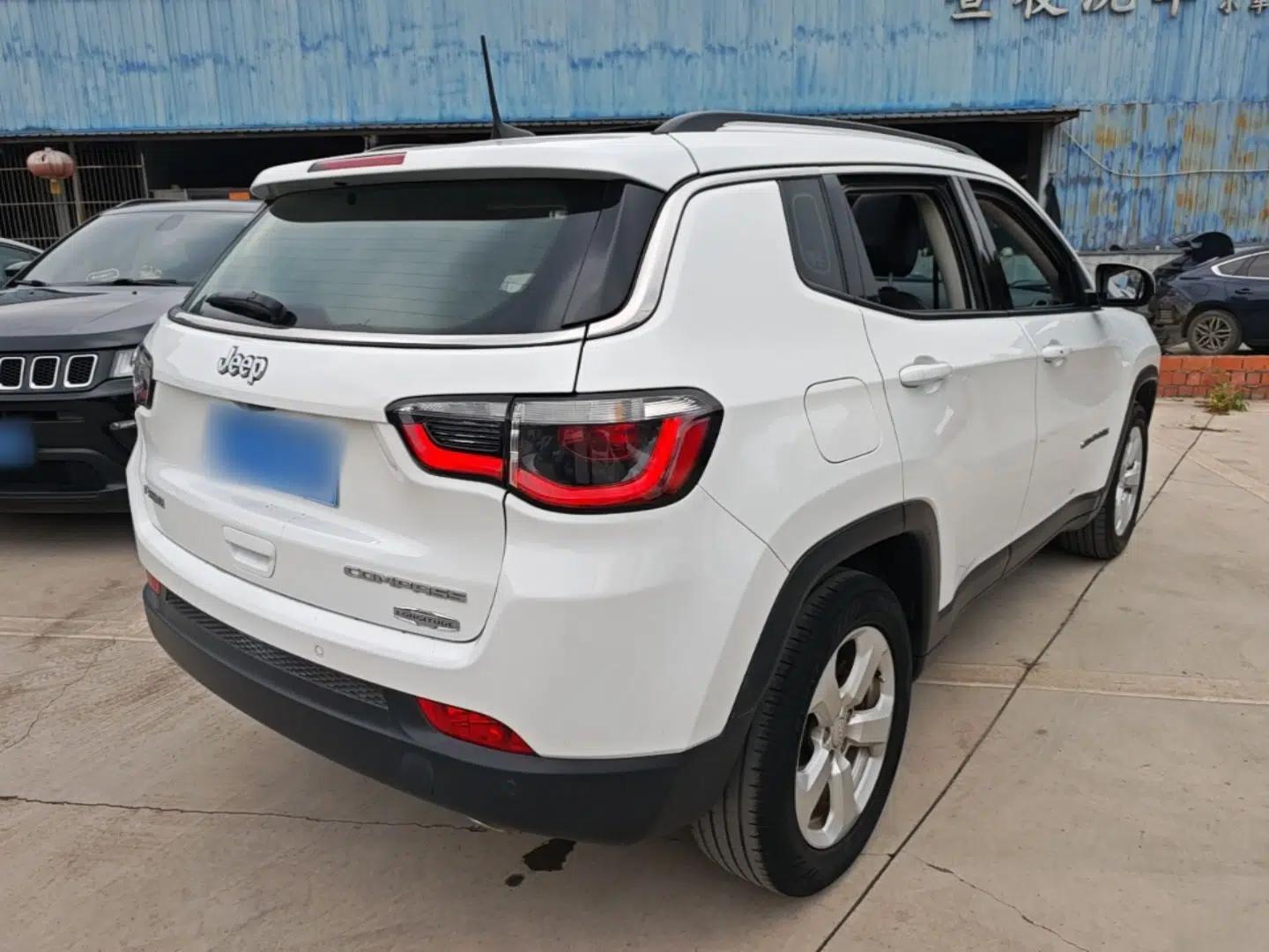 Jeep Compass 2019 220T Automatic Family Edition — миниатюра 6