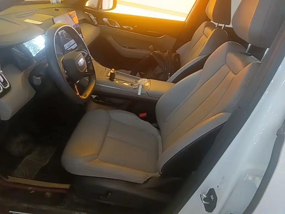 Geely Auto FX11 2025 4th Generation 1.5TD DCT – The Start — миниатюра 18