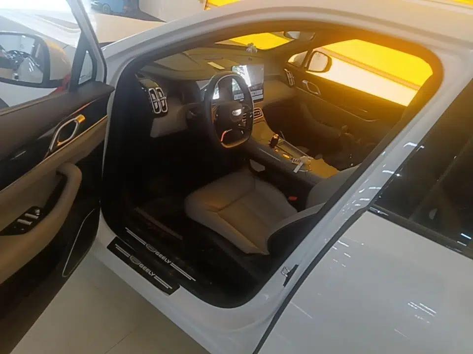 Geely Auto FX11 2025 4th Generation 1.5TD DCT – The Start — миниатюра 19