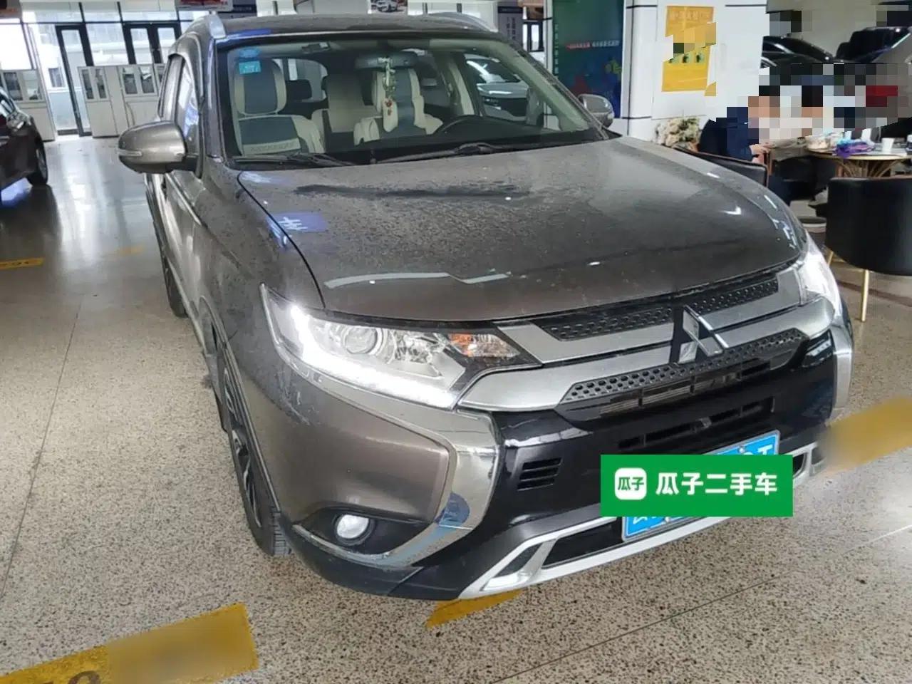Mitsubishi Outlander 2019 2.0L Two-Wheel Drive Comfort Edition 7 Seats China V Emission Standard — миниатюра 3