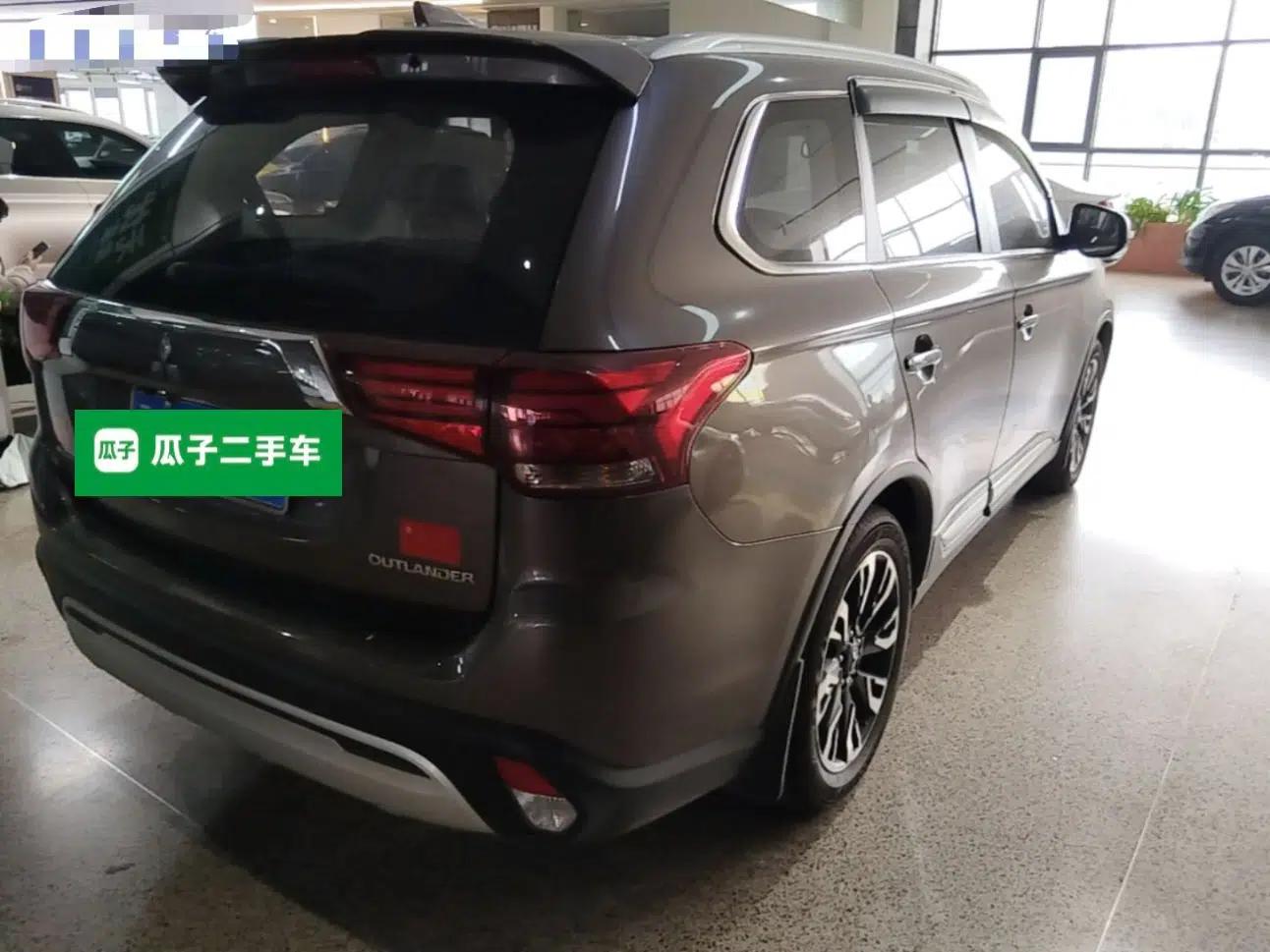 Mitsubishi Outlander 2019 2.0L Two-Wheel Drive Comfort Edition 7 Seats China V Emission Standard — миниатюра 6