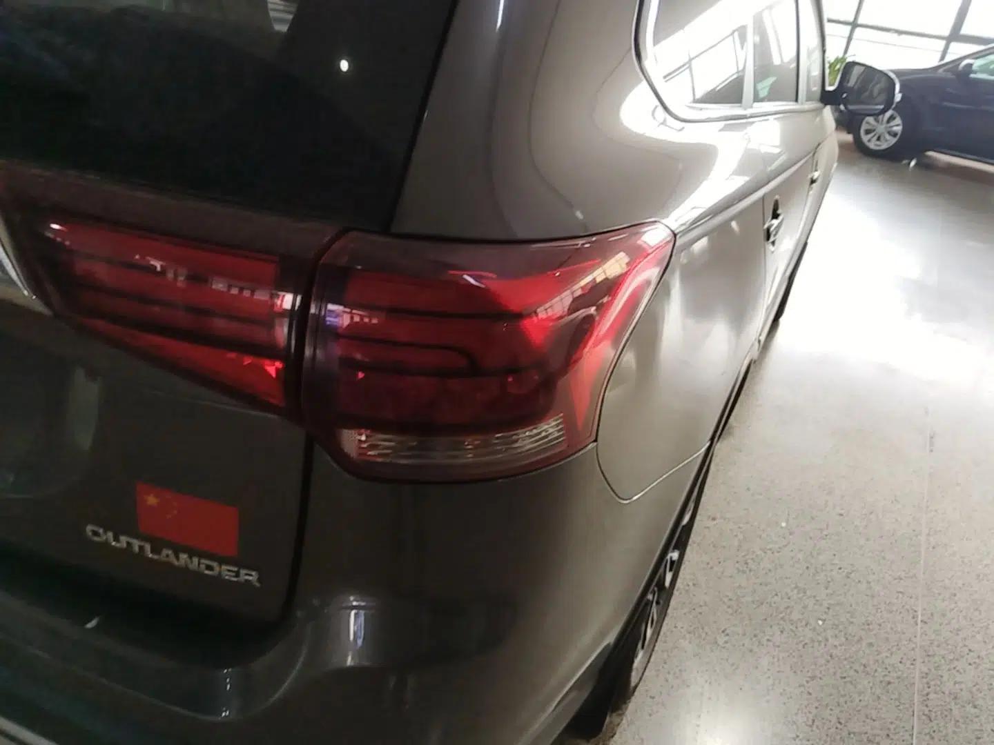 Mitsubishi Outlander 2019 2.0L Two-Wheel Drive Comfort Edition 7 Seats China V Emission Standard — миниатюра 7