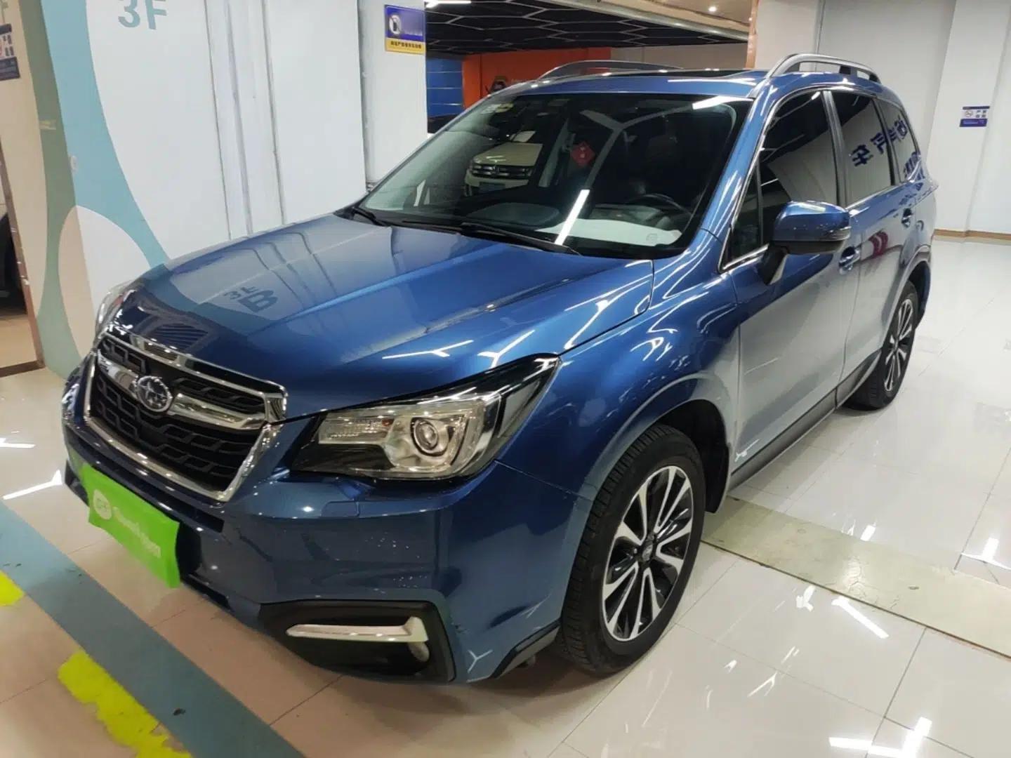 Subaru Forester 2018 2.5i Luxury Navigation Edition — миниатюра 1