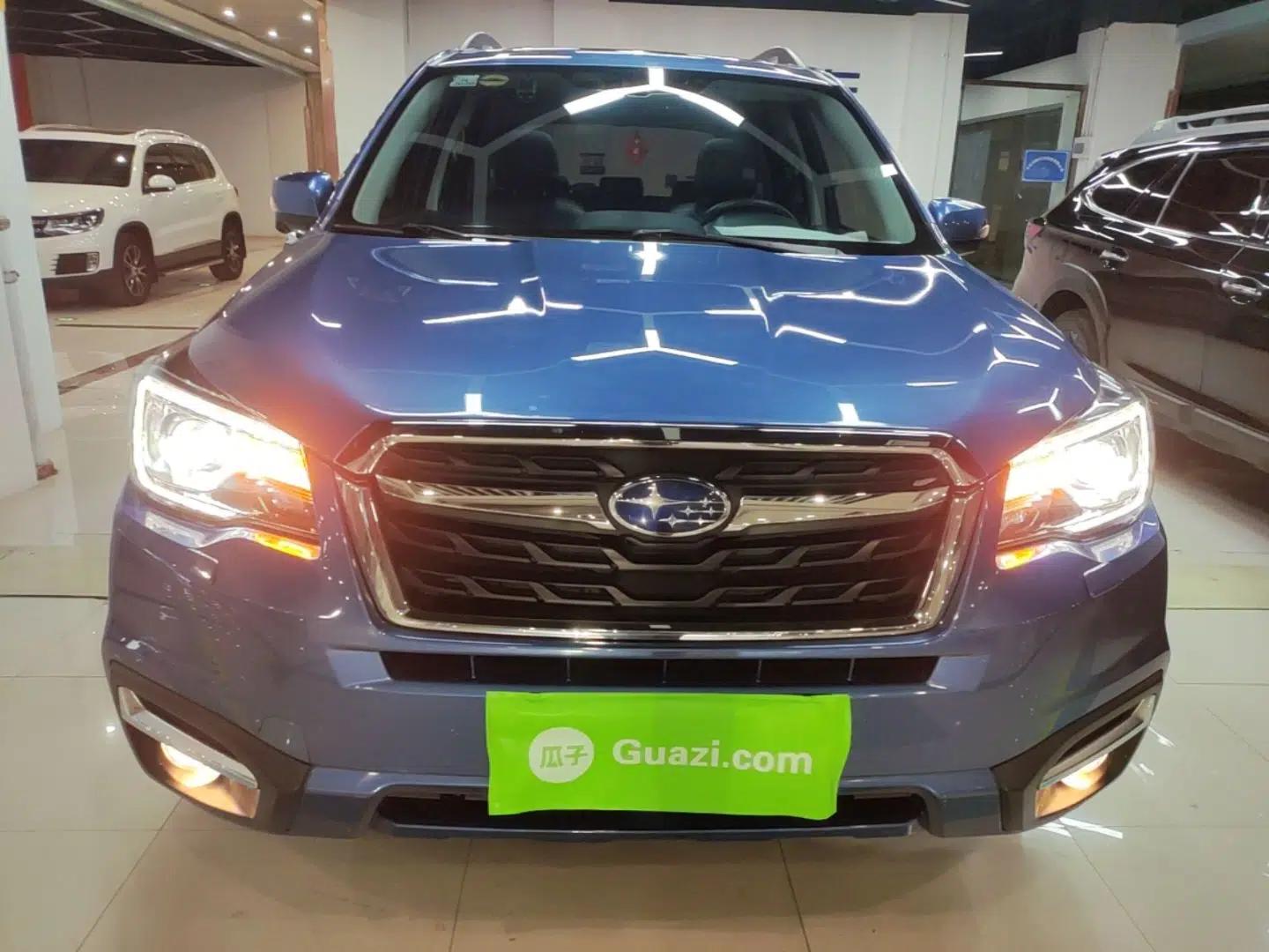 Subaru Forester 2018 2.5i Luxury Navigation Edition — миниатюра 2