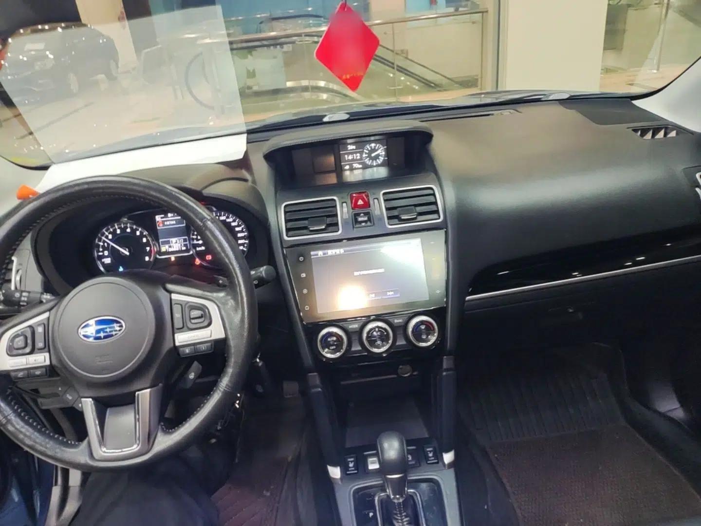Subaru Forester 2018 2.5i Luxury Navigation Edition — миниатюра 13