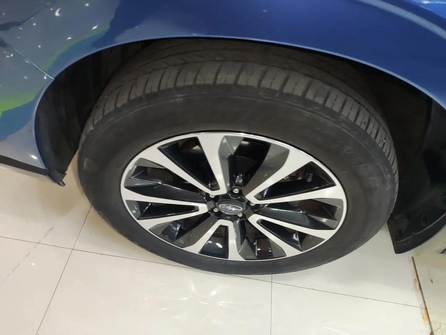 Subaru Forester 2018 2.5i Luxury Navigation Edition — миниатюра 8