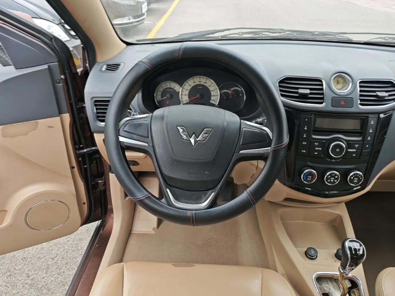 Wuling Hongguang 2014 1.5L S Comfort Model — миниатюра 14