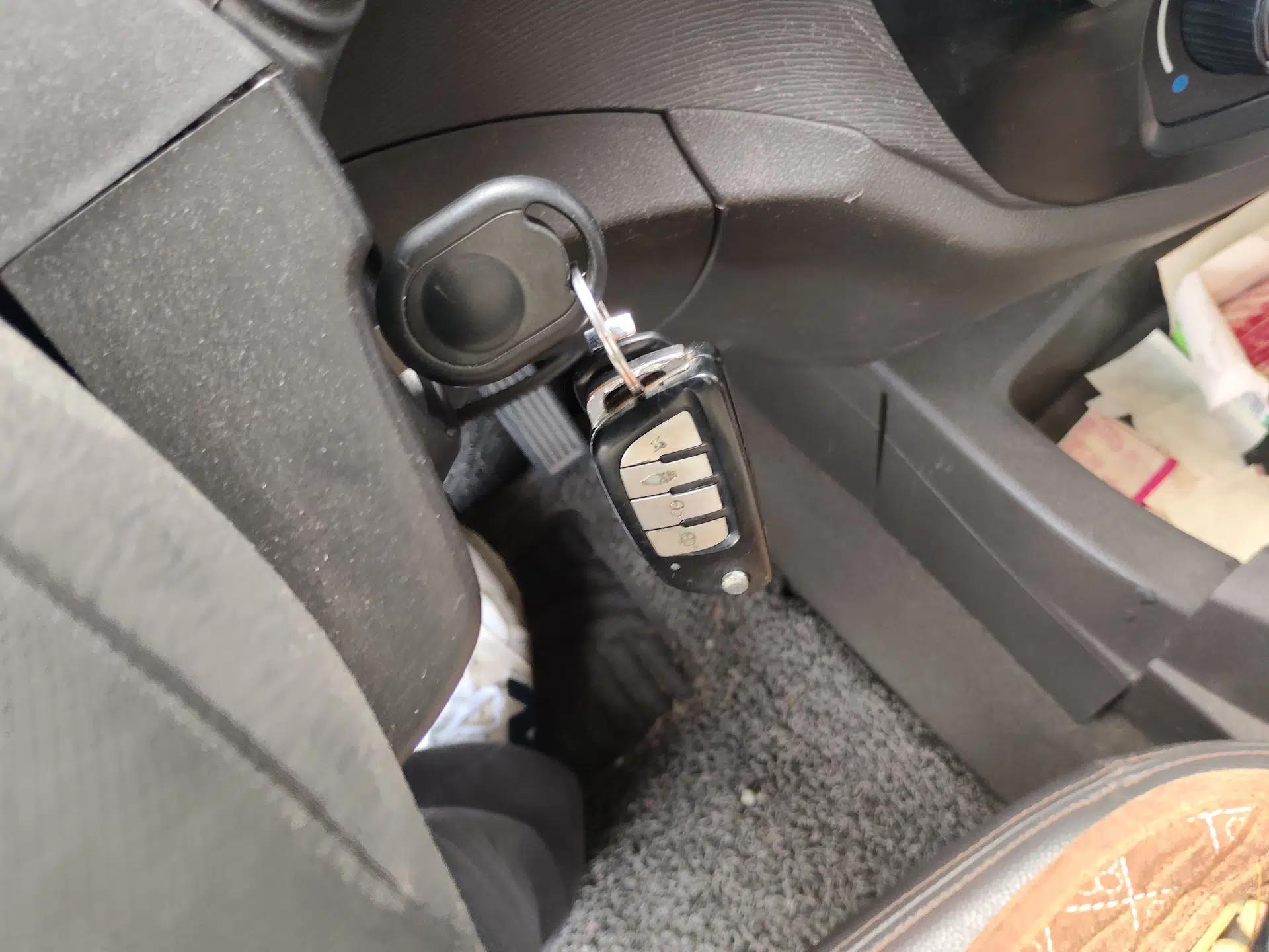 Wuling Hongguang 2016 1.5L Restyled S Comfort Version — миниатюра 9