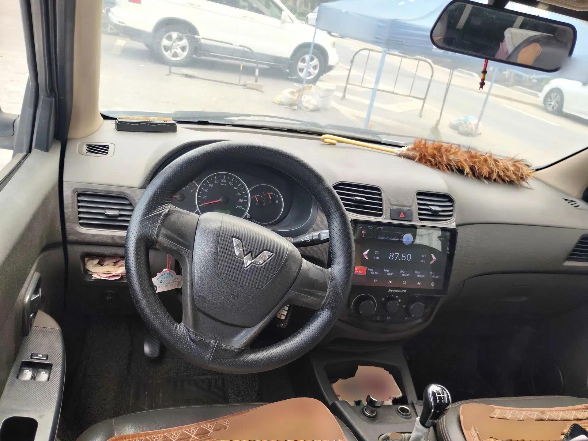 Wuling Hongguang 2016 1.5L Restyled S Comfort Version — миниатюра 10