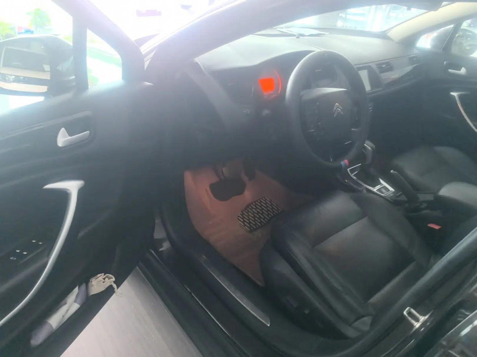 Citroen C5 2014 2.0L Automatic Luxury Edition — миниатюра 19