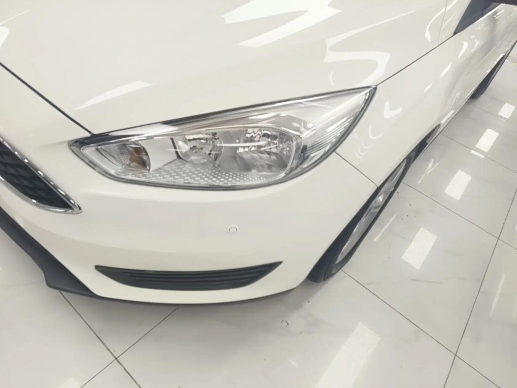 Ford Focus 2018 Hatchback Classic 1.6L Automatic Comfort Plus SmartDrive Edition — миниатюра 9