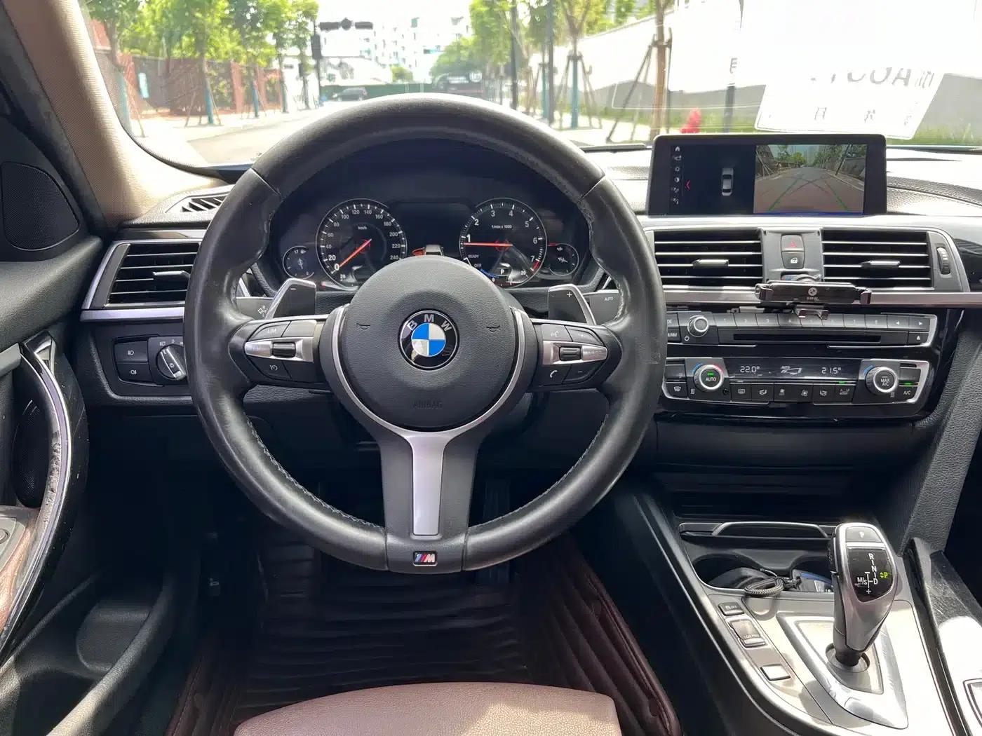 2019 BMW 3 Series 320Li M Sport Package — миниатюра 7