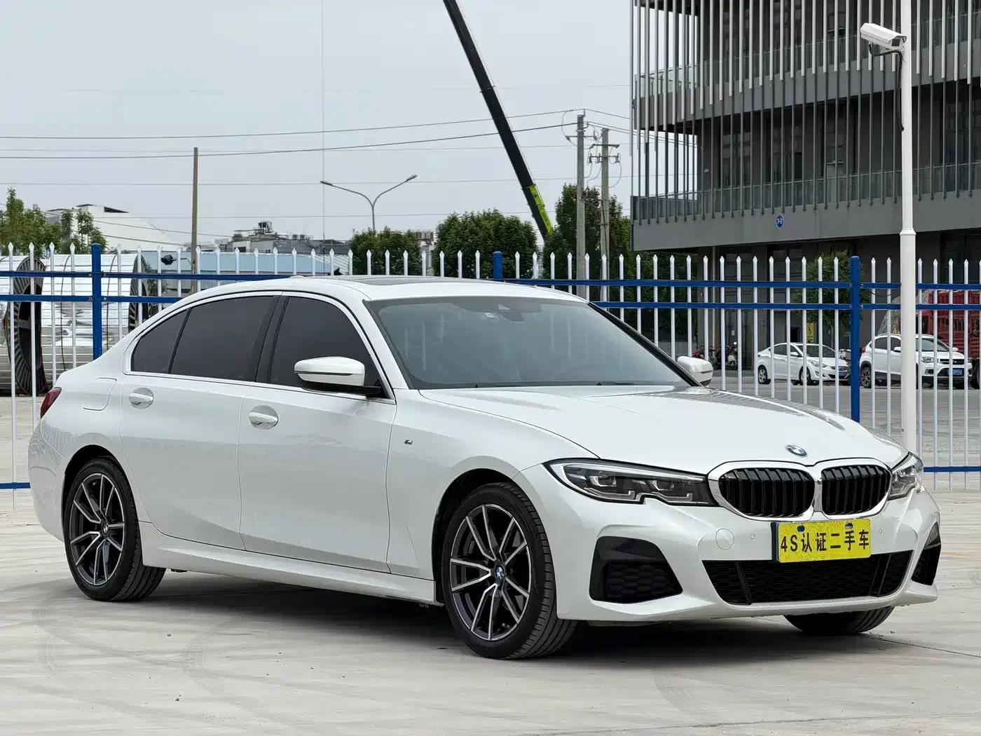 2022 BMW 3 Series 325Li M Sport Package — миниатюра 2