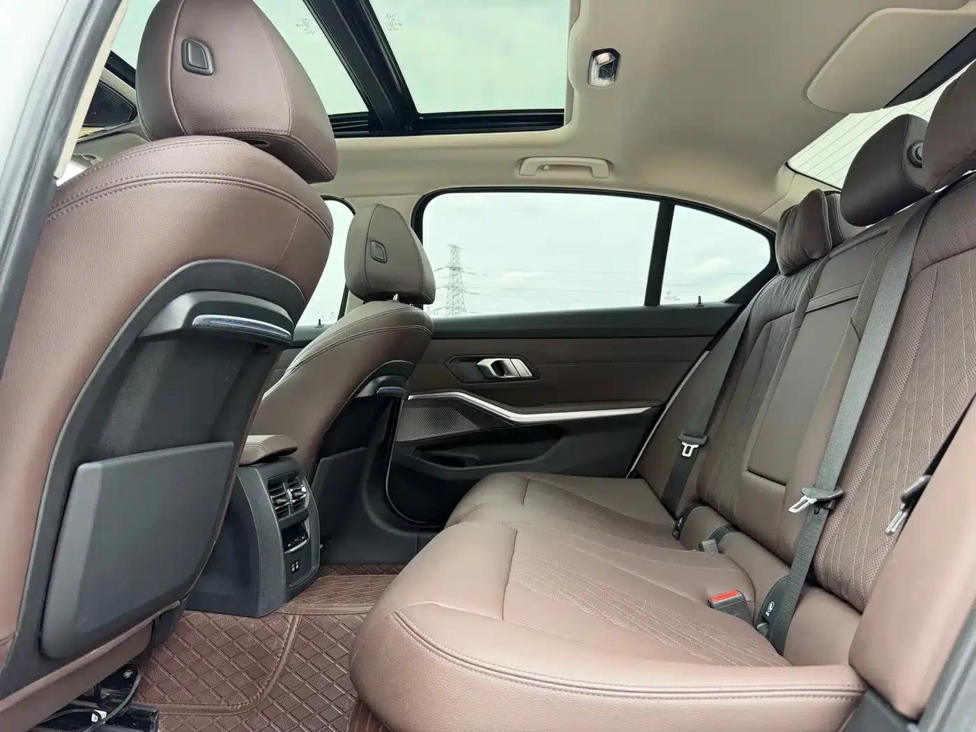 2022 BMW 3 Series 325Li M Sport Package — миниатюра 17