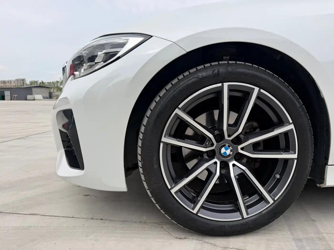 2022 BMW 3 Series 325Li M Sport Package — миниатюра 24