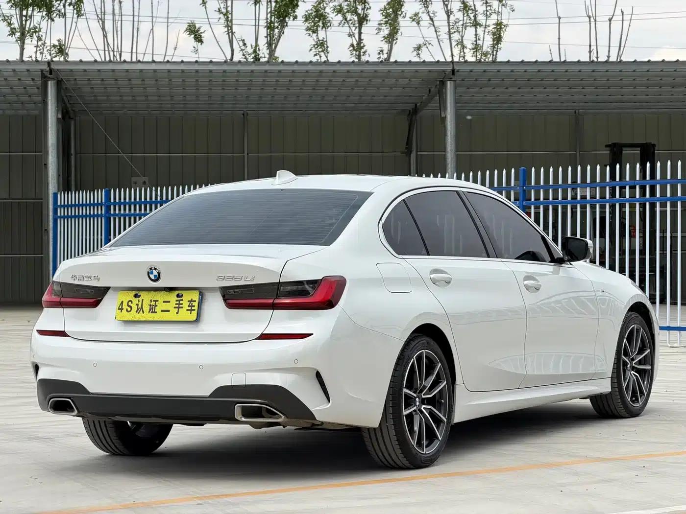 2022 BMW 3 Series 325Li M Sport Package — миниатюра 26