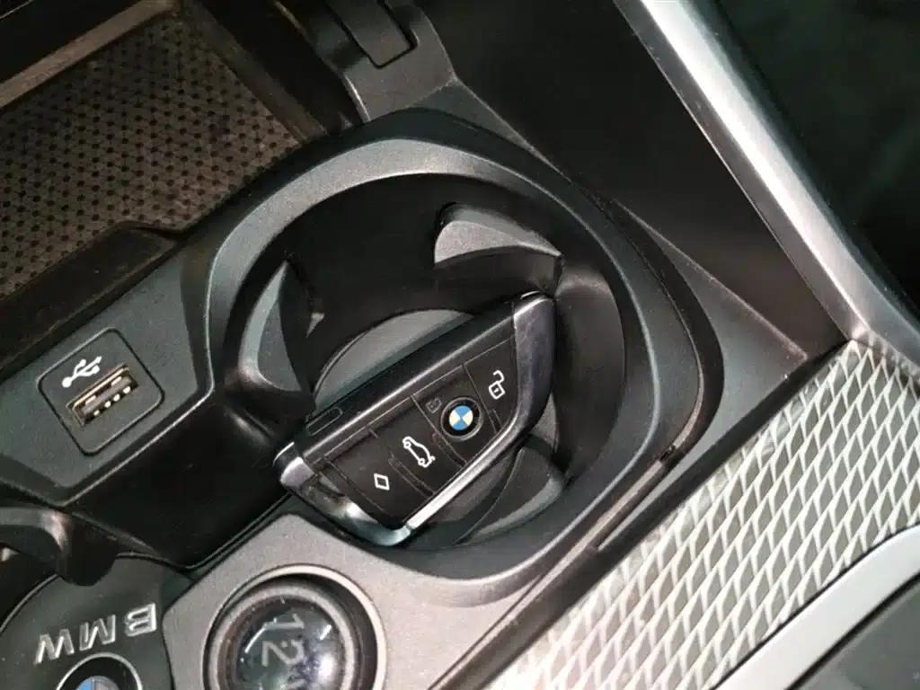 2020 BMW 3 Series 325Li M Sport Shadow Edition — миниатюра 9