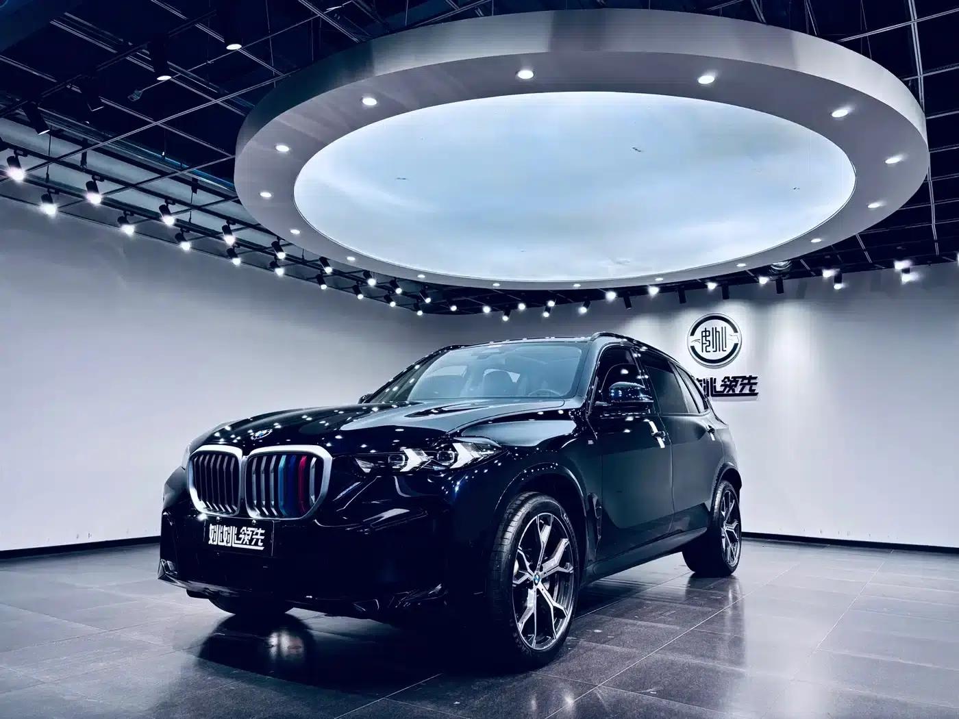 BMW X5 2023 xDrive 30Li M Sport Shadow Edition — миниатюра 1