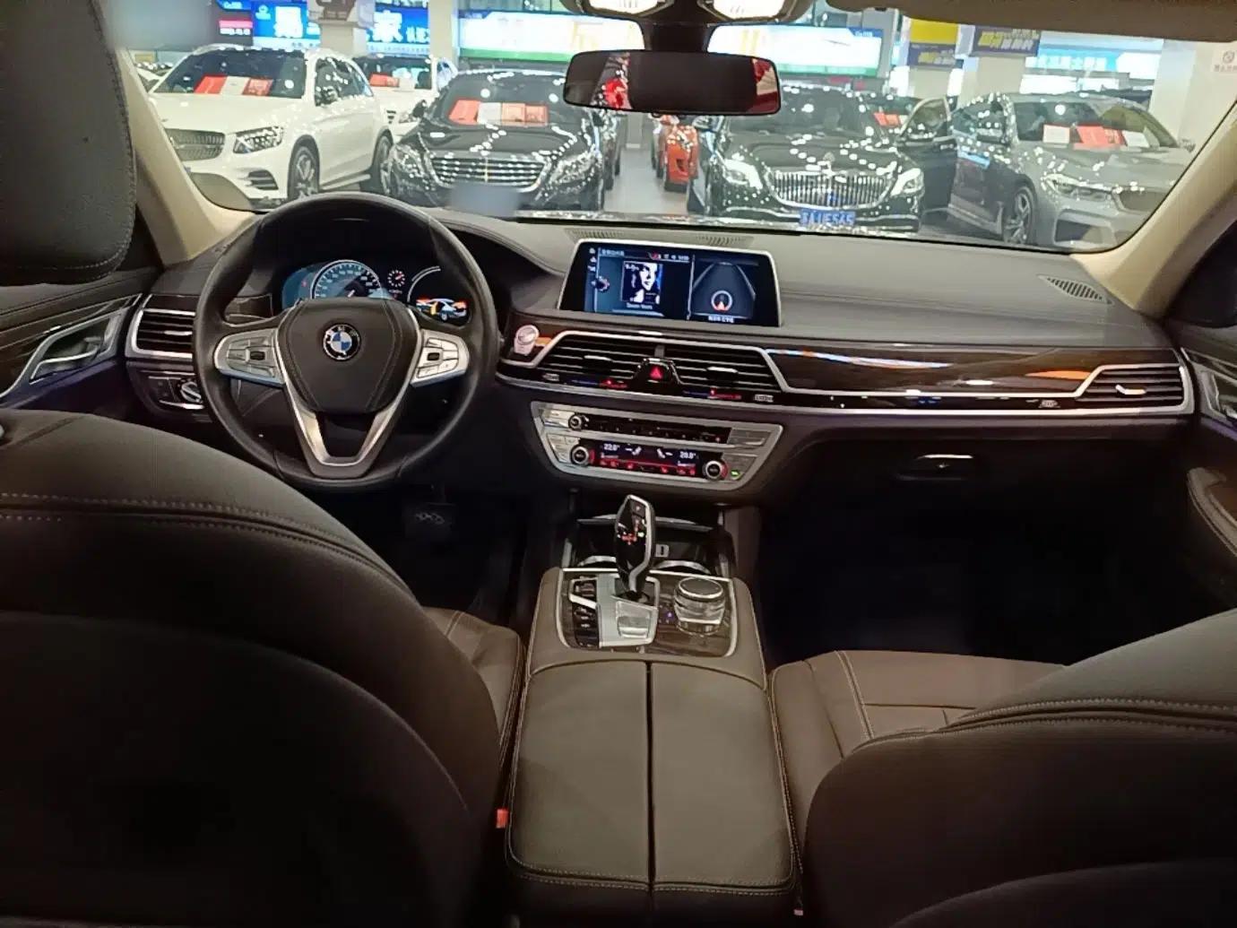 BMW 7 Series 2017 730Li Leading Model — миниатюра 13