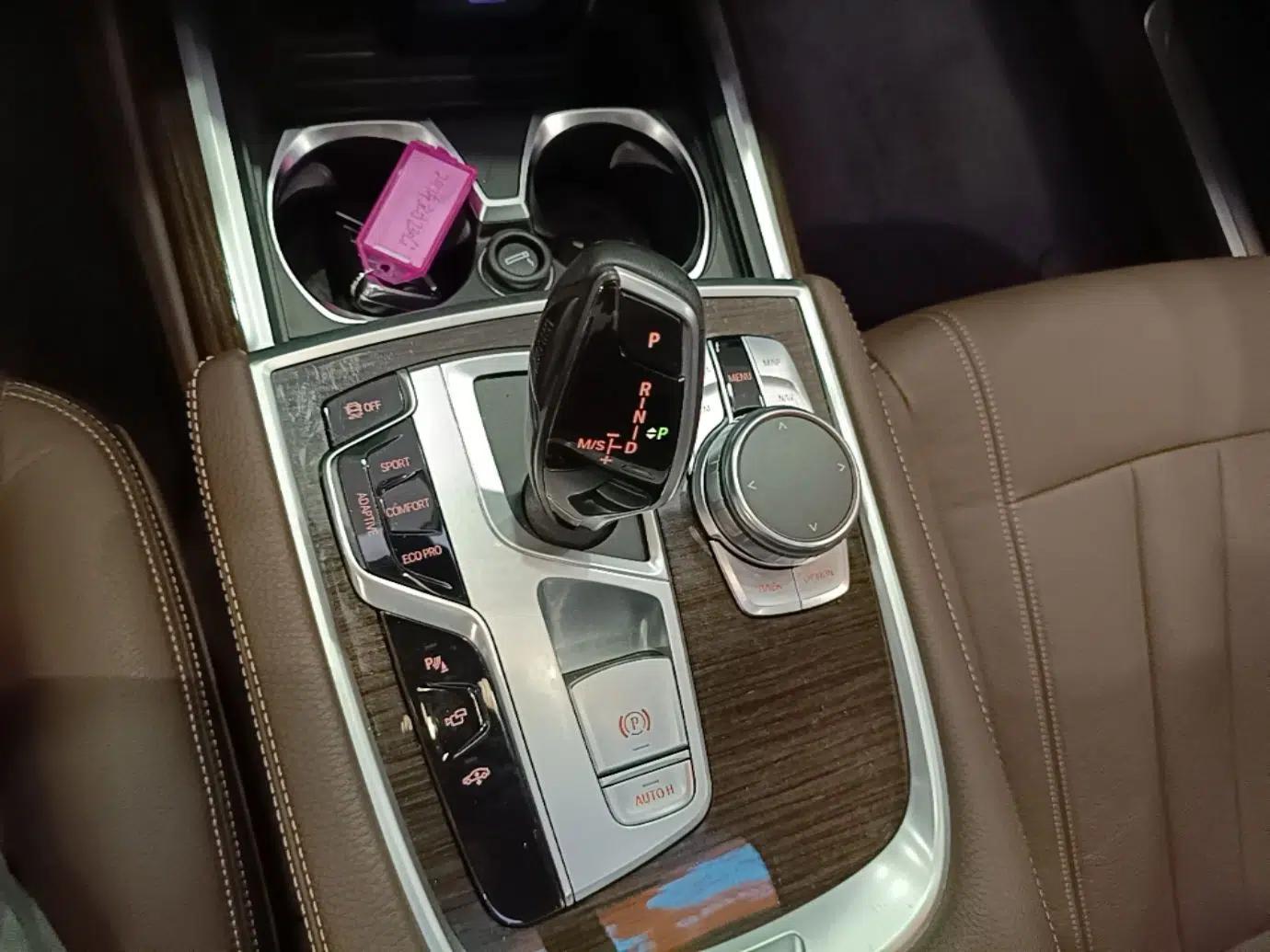 BMW 7 Series 2017 730Li Leading Model — миниатюра 17
