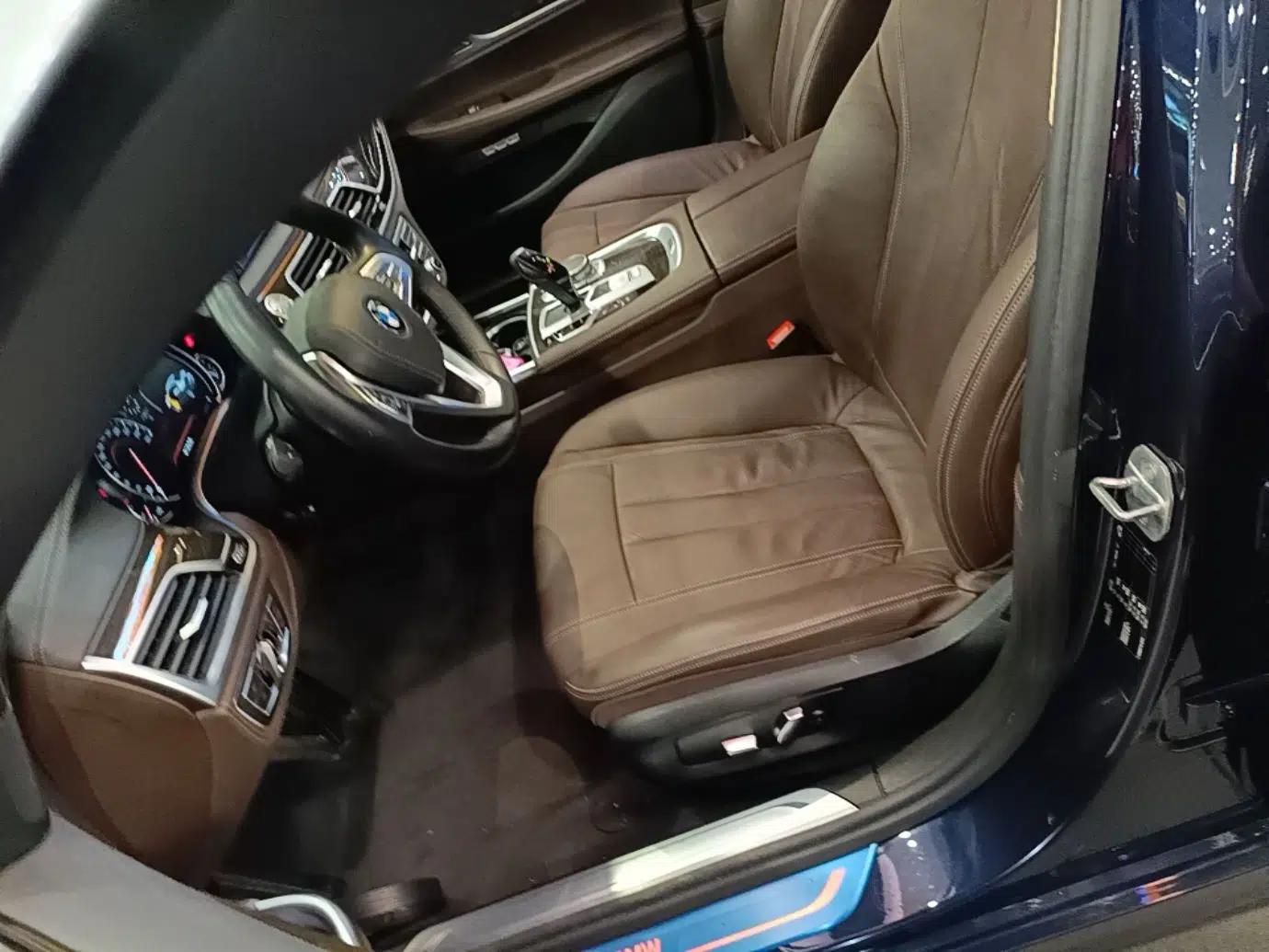 BMW 7 Series 2017 730Li Leading Model — миниатюра 18