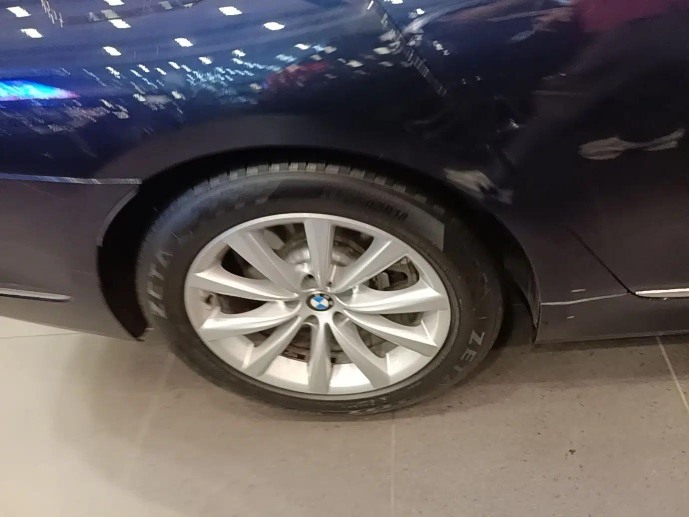 BMW 7 Series 2017 730Li Leading Model — миниатюра 10