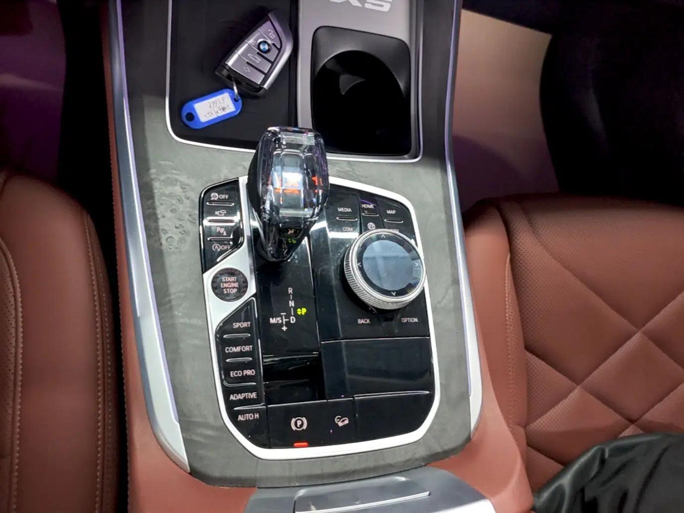 BMW X5 2022 Restyled xDrive 30Li Luxury Version M Sport Package — миниатюра 17