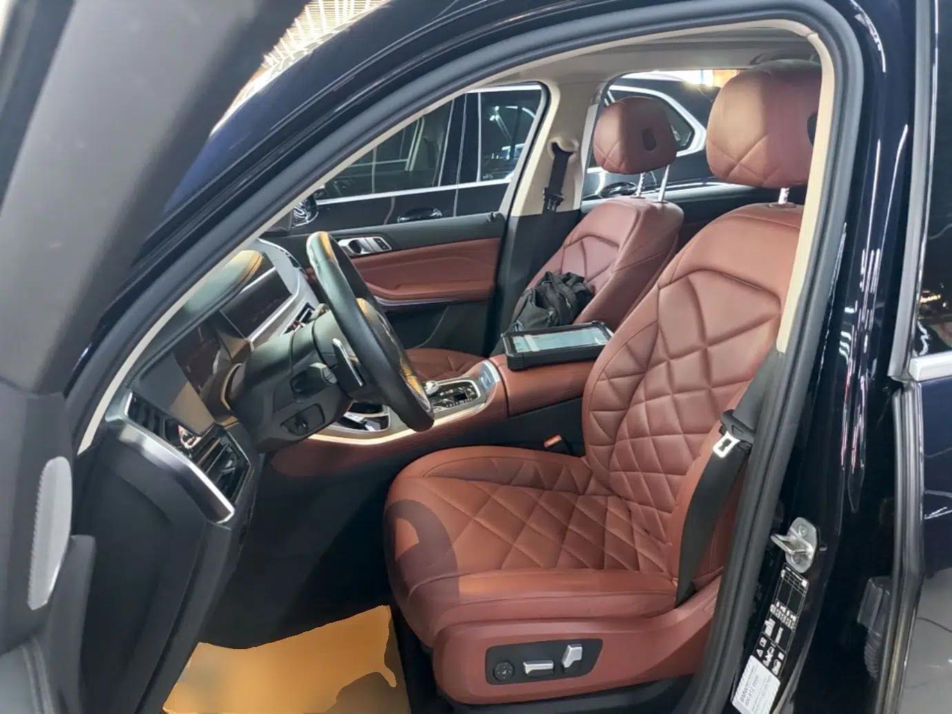 BMW X5 2022 Restyled xDrive 30Li Luxury Version M Sport Package — миниатюра 18