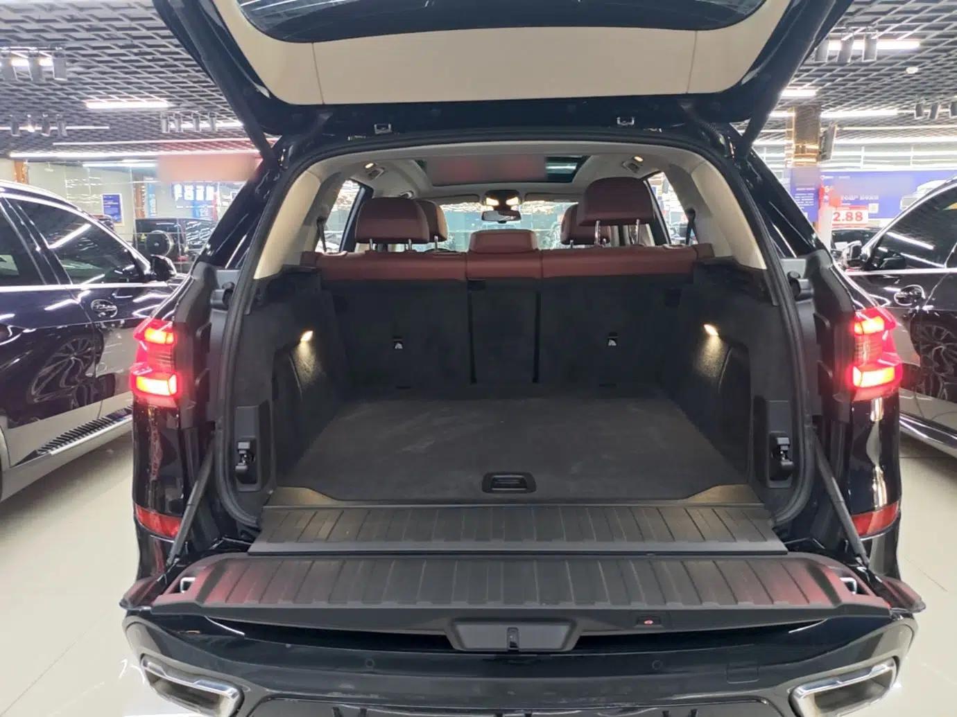 BMW X5 2022 Restyled xDrive 30Li Luxury Version M Sport Package — миниатюра 22