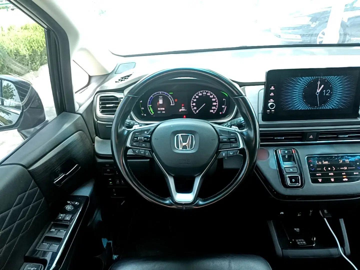 Honda Elysion 2022 2.0L eHEV Luxury Edition — миниатюра 13