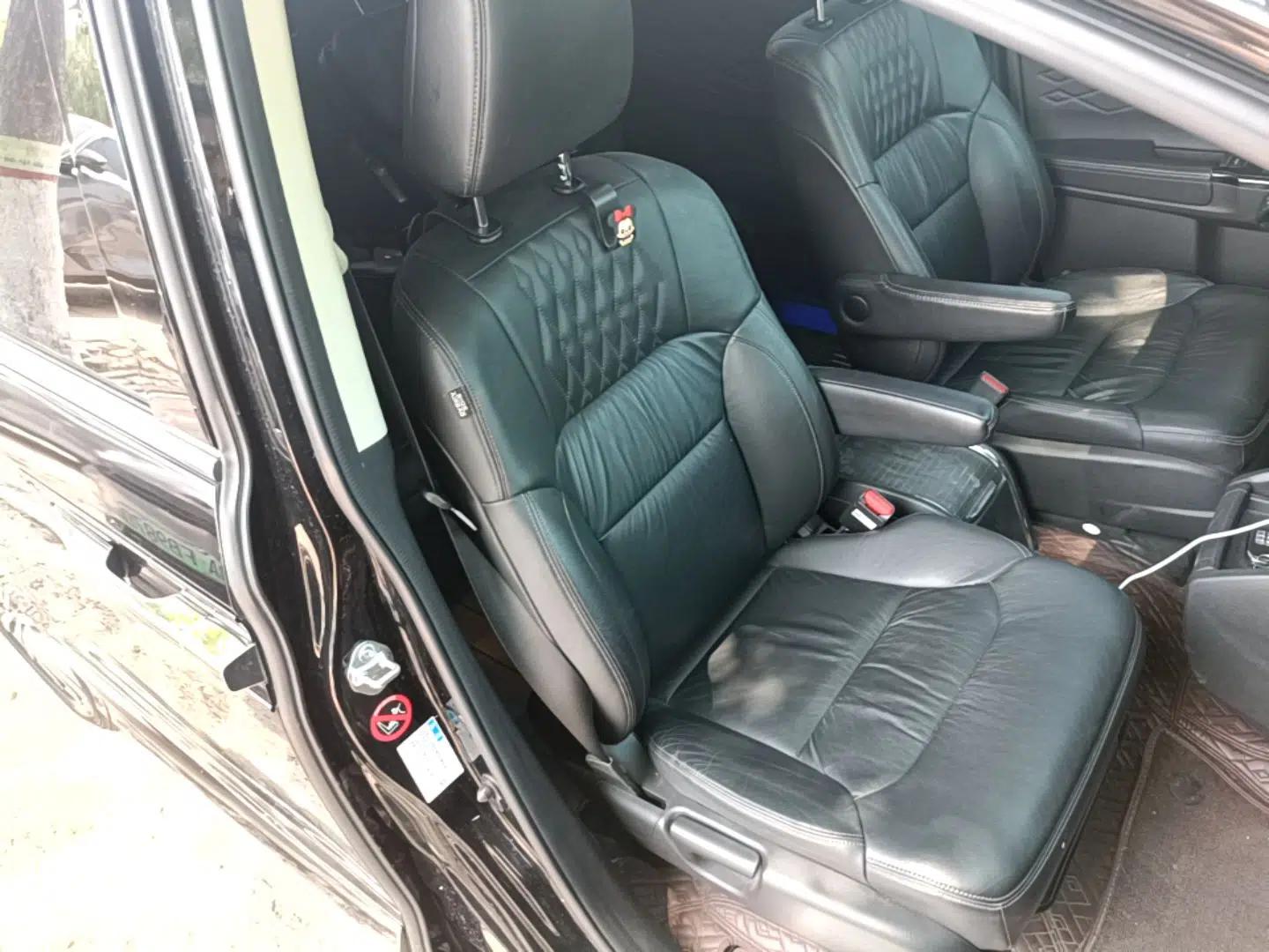 Honda Elysion 2022 2.0L eHEV Luxury Edition — миниатюра 23