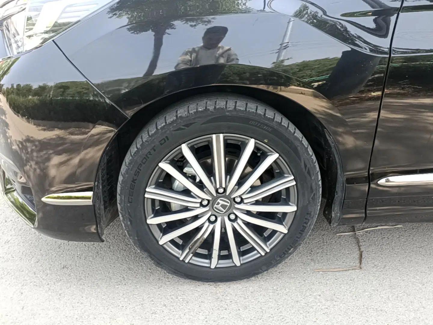 Honda Elysion 2022 2.0L eHEV Luxury Edition — миниатюра 9