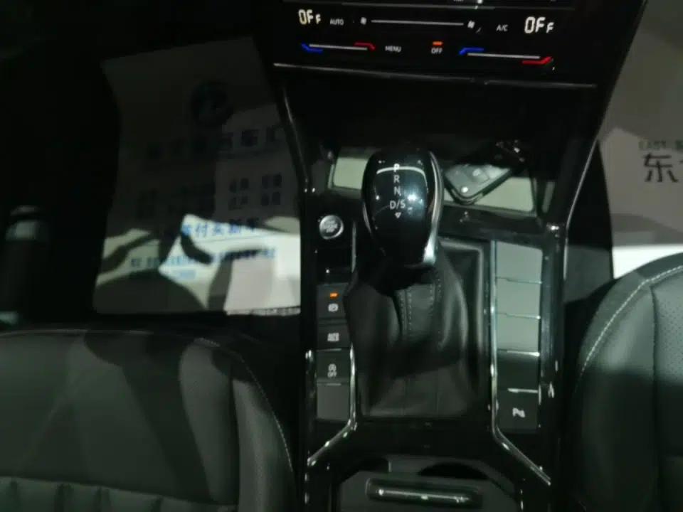 Volkswagen Passat 2025 Premium Version 380TSI Dragon Edition — миниатюра 17