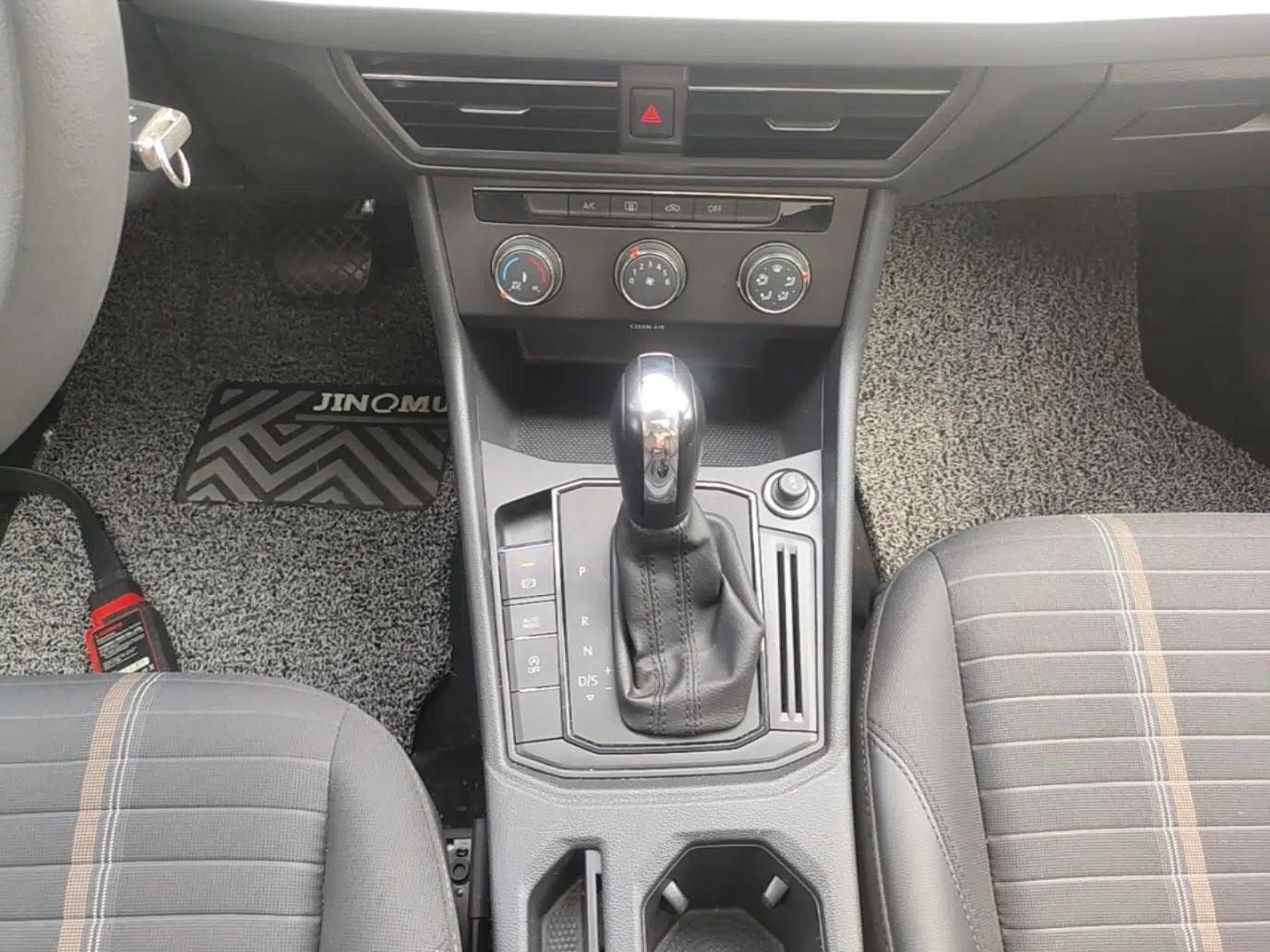 Volkswagen Lavida 2019 1.5L Automatic Vision Edition China VI Standard — миниатюра 17