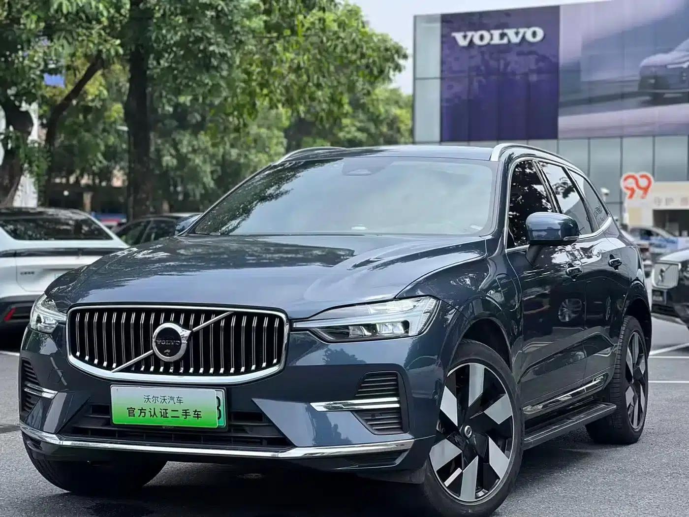 2024 Volvo XC60 Plug-in Hybrid T8 Plug-in Hybrid Long Range AWD Inscription Luxury Edition — миниатюра 1