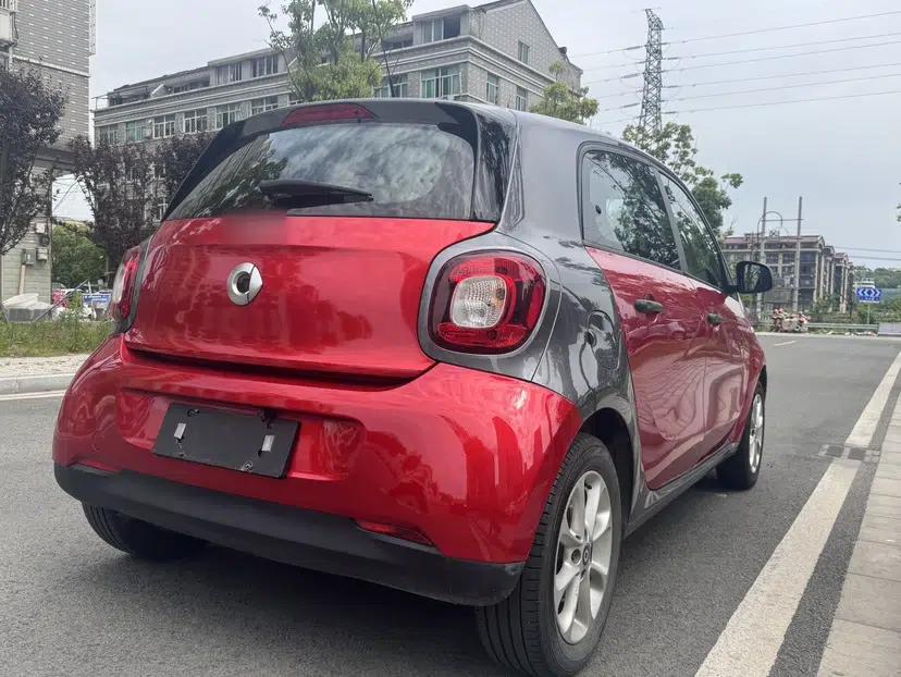 smart forfour 2016 1.0L 52 kW Dynamic Edition — миниатюра 5