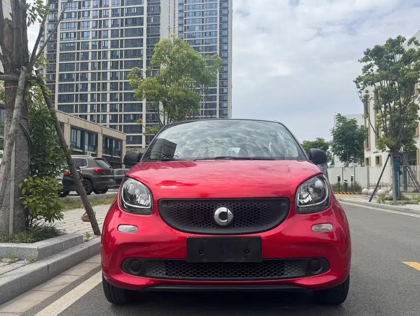 smart forfour 2016 1.0L 52 kW Dynamic Edition — миниатюра 6